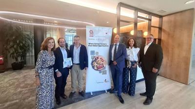Food industry representatives during a business meeting promoting Anuga Select Iberia 2027, organized by IFEMA Madrid and Koelnmesse.