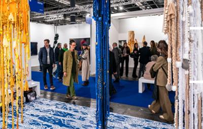 people at ARCOmadrid exhibition