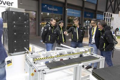 aspecto parcial de un stand en feria