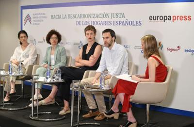 Expertos participantes en el debate sobre descarbonización