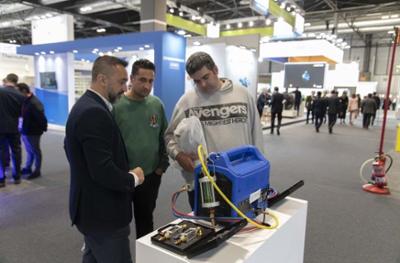 Air conditioning stand