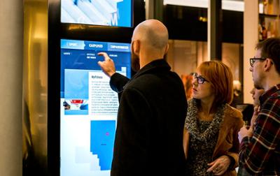 Pantalla digital signage.