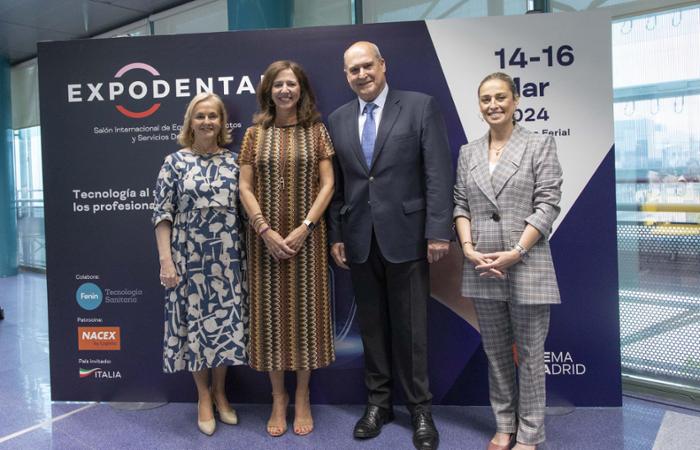From left to right the general secretary of Fenin, Margarita Alfonsel; the business director of IFEMA MADRID, Arancha Priede; the president of the Dental Sector of Fenin, Luis Garralda, and the director of EXPODENTAL, Ana Rodríguez.