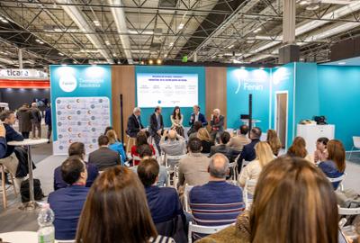 Stand de Fenin durante la presentación del informe.