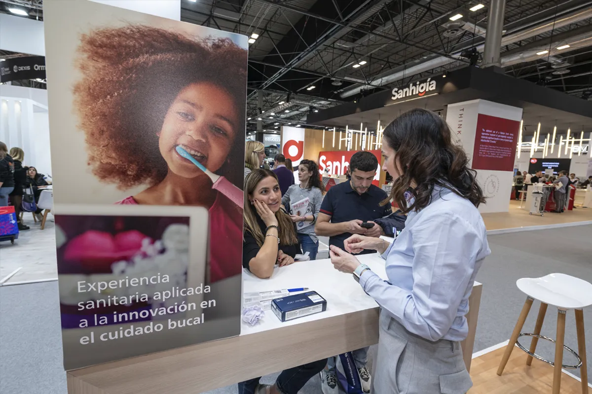 stand de innovación en el cuidado bucal