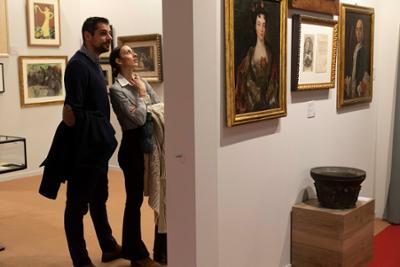 Sala con Esculturas en Feriarte.