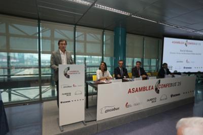 Momento de la intervención del Director de FIAA, David Moneo, en la Asamblea de CONFEBUS