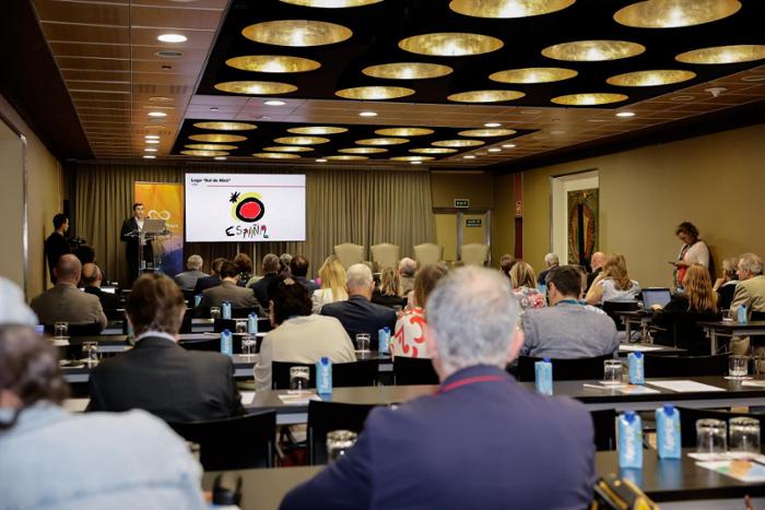 Público presente en la jornada sobre el turismo de sol y playa.
