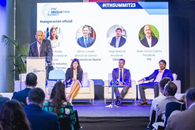 Cuatro ponentes participando en la inauguración del ITH Innovation Summit