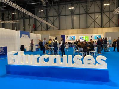 Foto Fitur Cruises