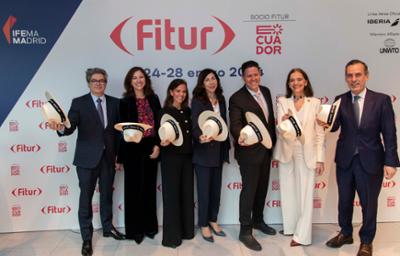 Fotografía de familia de la rueda de prensa de presentación FITUR 2024