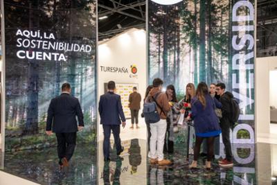 IMAGEN STAND FITUR 2024