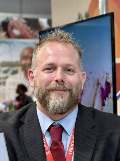 Marc Claydon, asistente de Marketing de la Junta de Turismo de Namibia Europa.