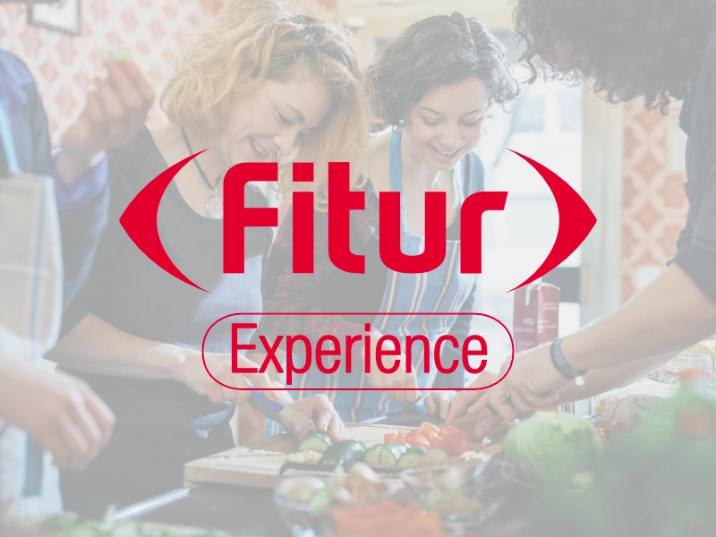 personas cocinanco juntas