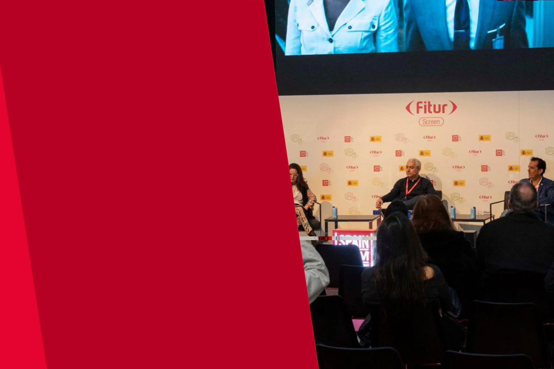 People giving a conference at FITUR Screen 3