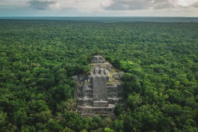 Pirámide azteca en mitad de la selva Socio Fitur 2026