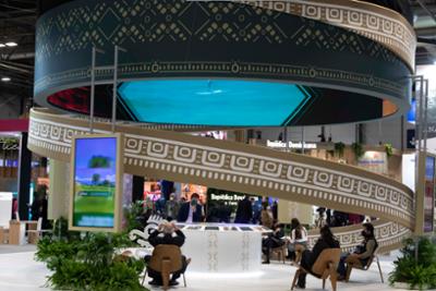 Stand de México con decoraciones.