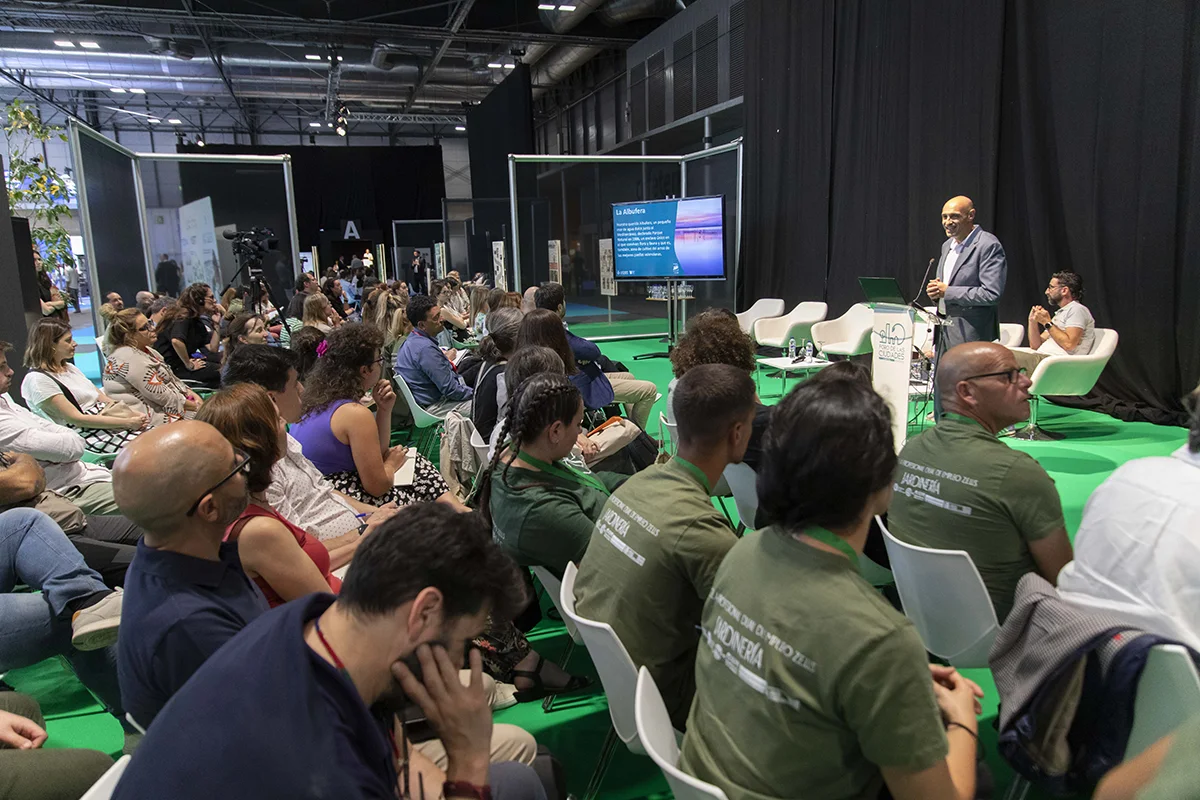 Charla en foro de las ciudades