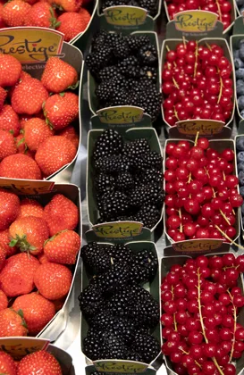 Cajas con frutos frescos en Fruit Attraction