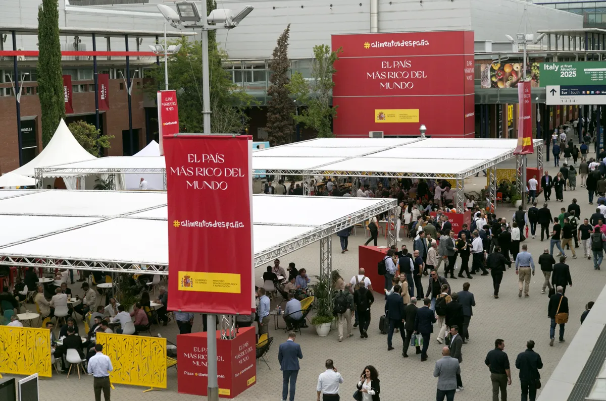 Publicidad en areas externas de la feria