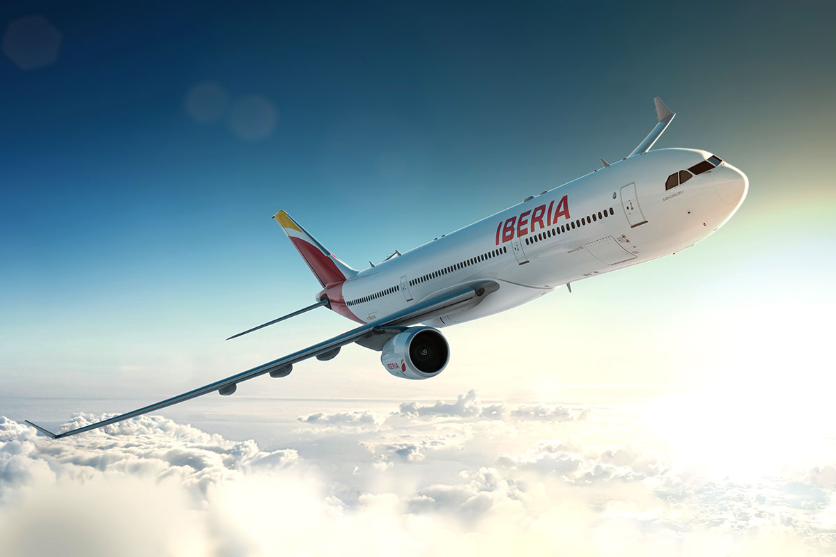Avión de Iberia en pleno vuelo