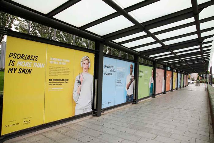 Modulo físico con publicidad