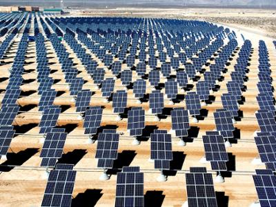Campo de paneles fotovoltaicos en España