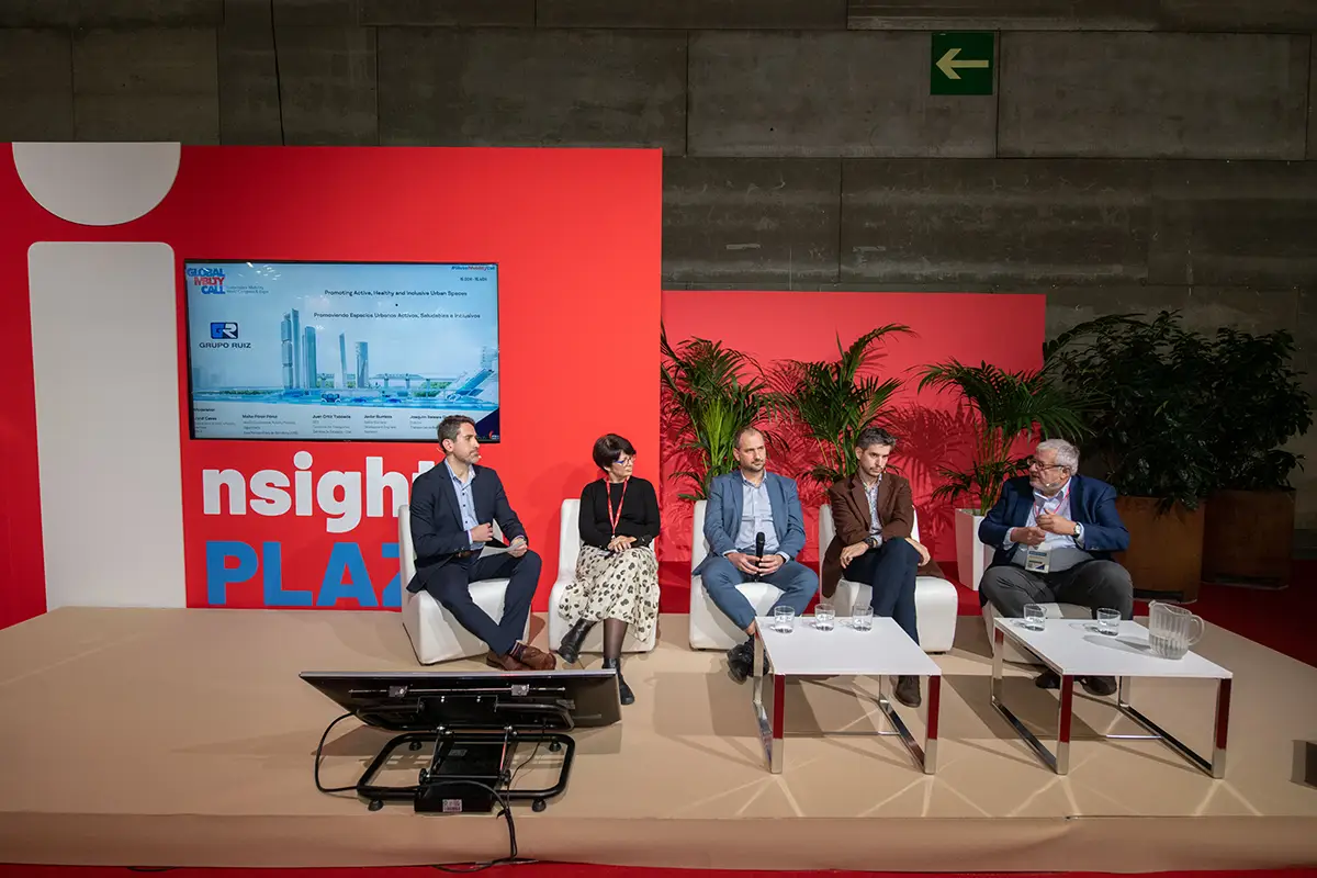 Conference at ZbyZ Area - Aprender