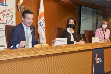 Picture of the signatories of the agreement during the GMC 2022 press conference