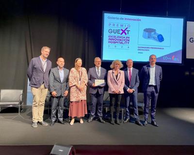 foto de la entrega de premios GUEXT a la excelencia en innovación hospitality en 2024