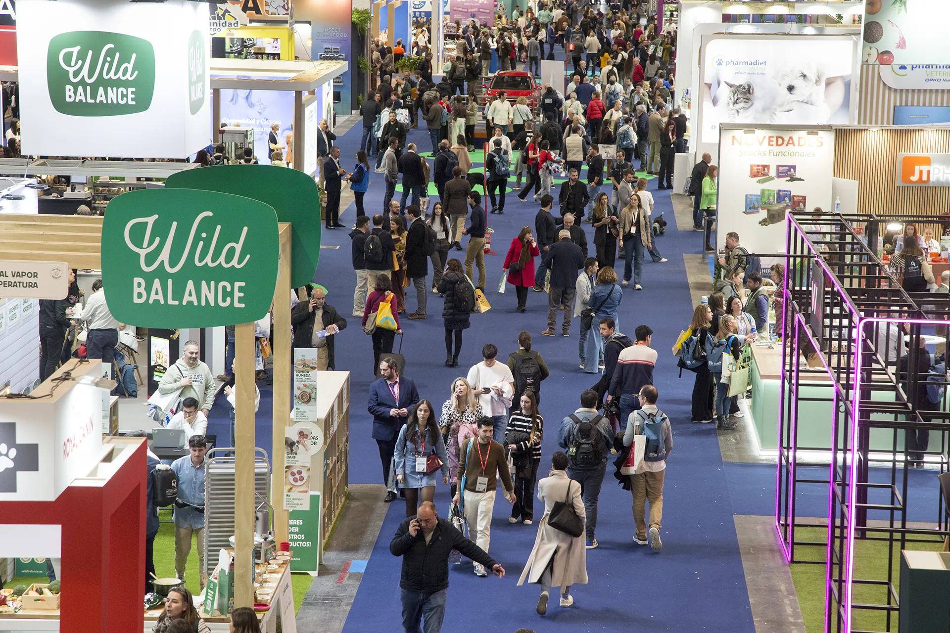 vista general de uno de los pabellones de la feria