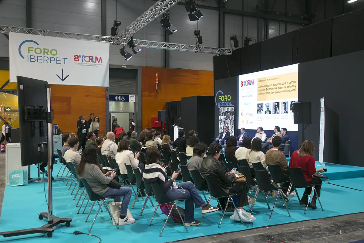 Burro de uniformes para trabajadores con animales.