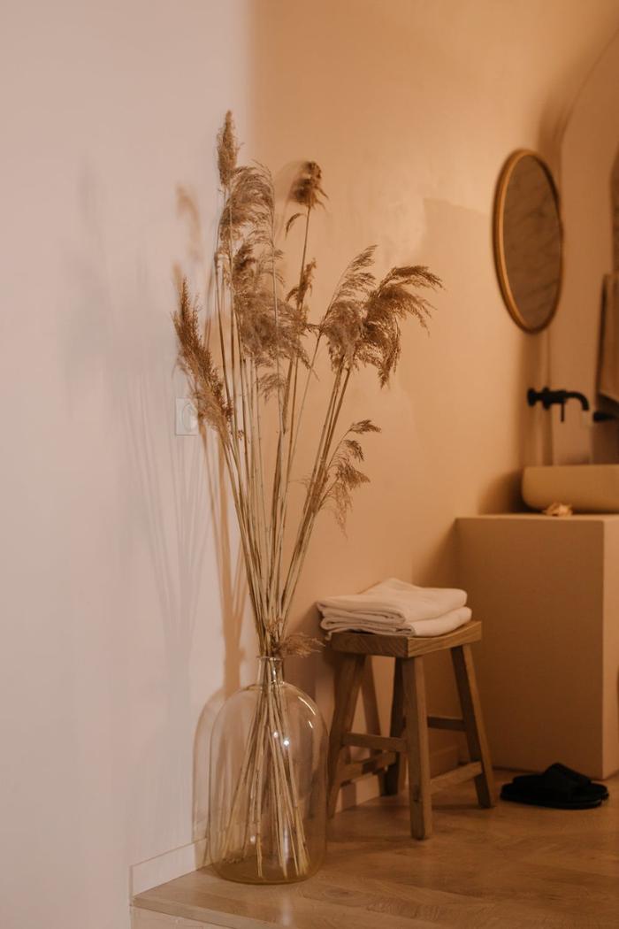 Decoración wabi sabi con plantas