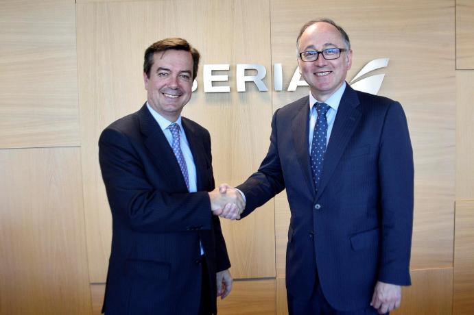 El director general de IFEMA, Eduardo López-Puertas, y el presidente de Iberia, Luis Gallego