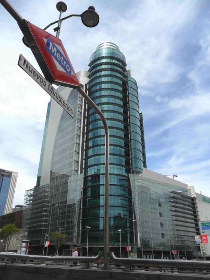 Exterior de la estación Nuevos Ministerios