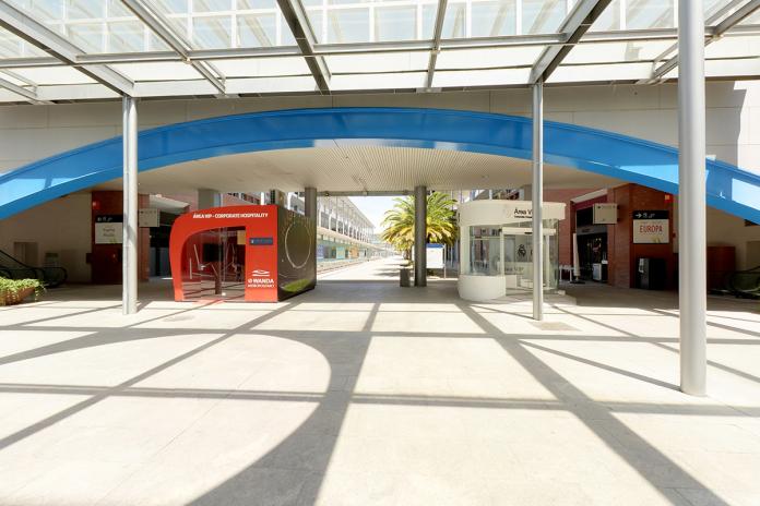 Pabellones, pasarela y exteriores