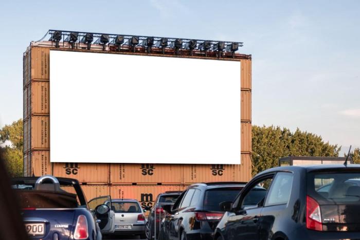 Pantalla de cine al aire libre