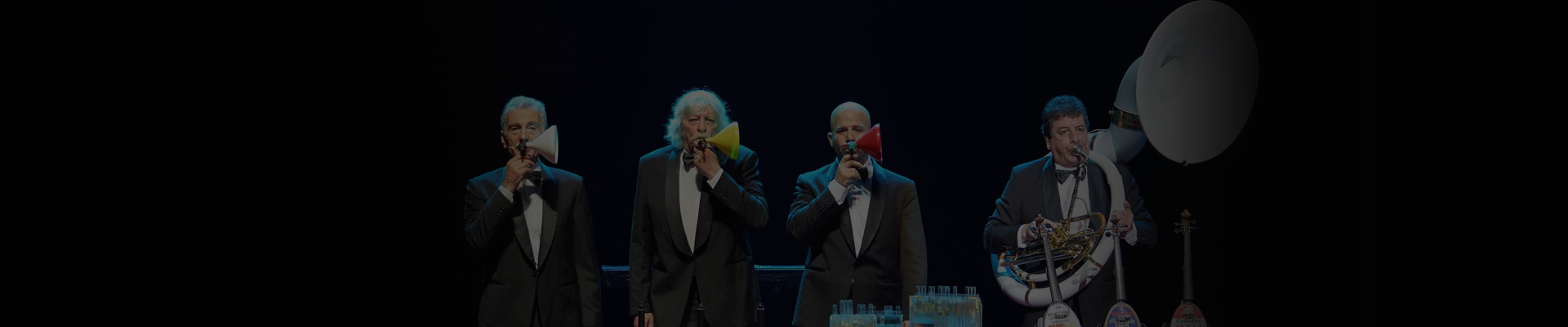 Les Luthiers durante el espectáculo