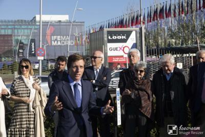 El alcalde de Madrid durante la inauguración de la Glorieta Adrián Piera