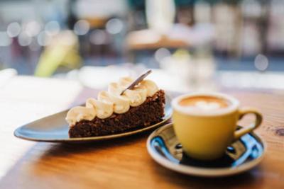 Café con tarta