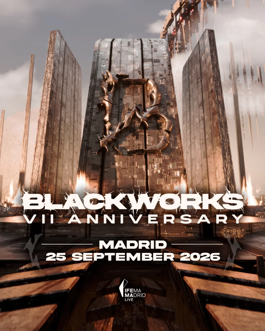 cartel blackworks aniversario con fondo rojo y letras blanca encima