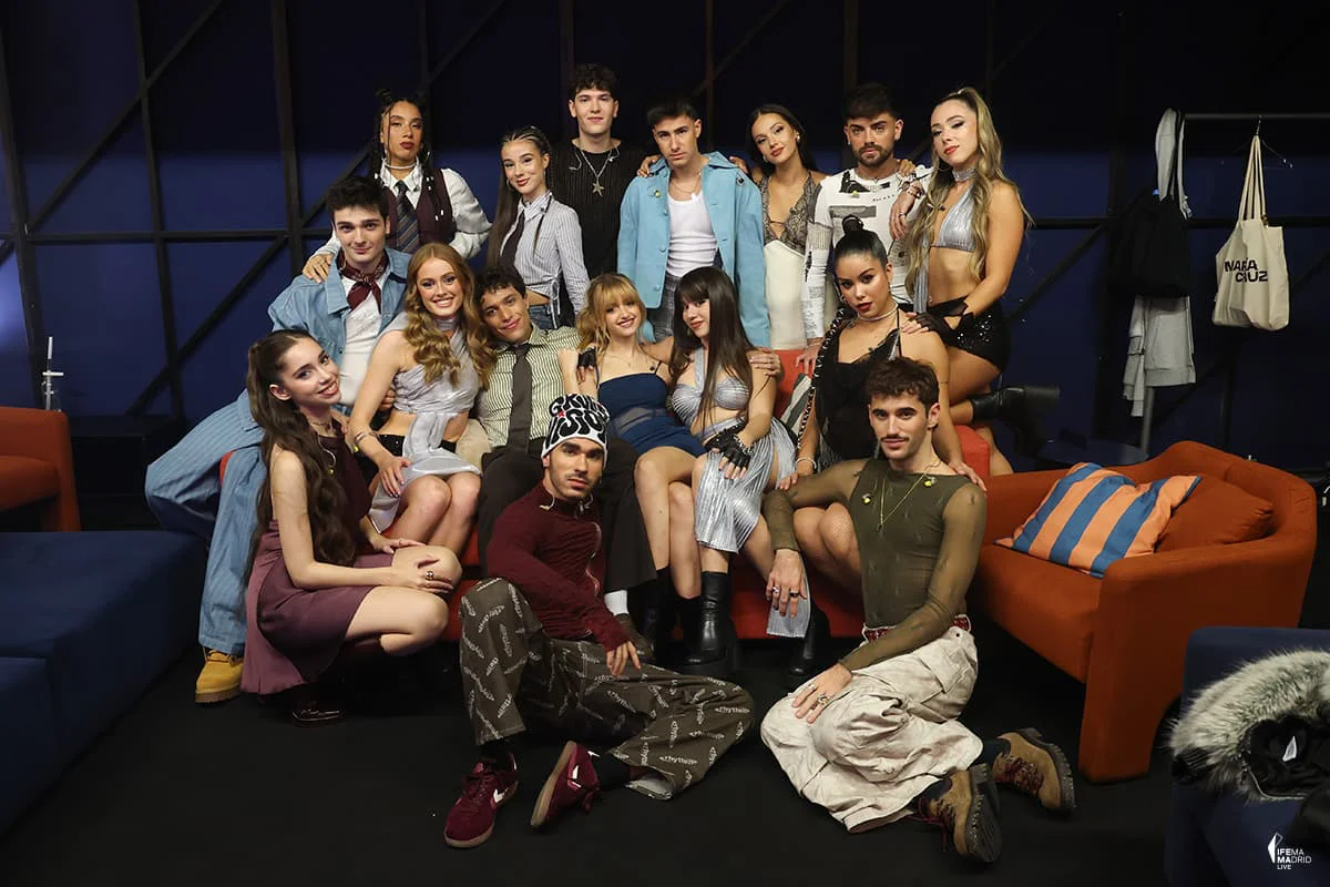 Concursantes de OT25 posando para la foto