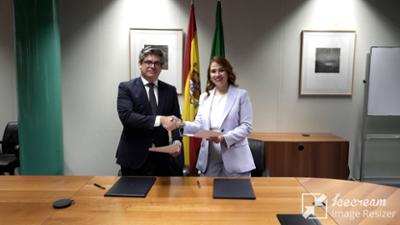 Daniel Martínez, vicepresidente ejecutivo de IFEMA MADRID, y María Elena Hurtado, directora general de Expo Guadalajara, durante la firma de la alianza.