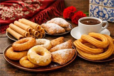 Dulces típicos de Madrid como Barquillos, rosquillas y churros