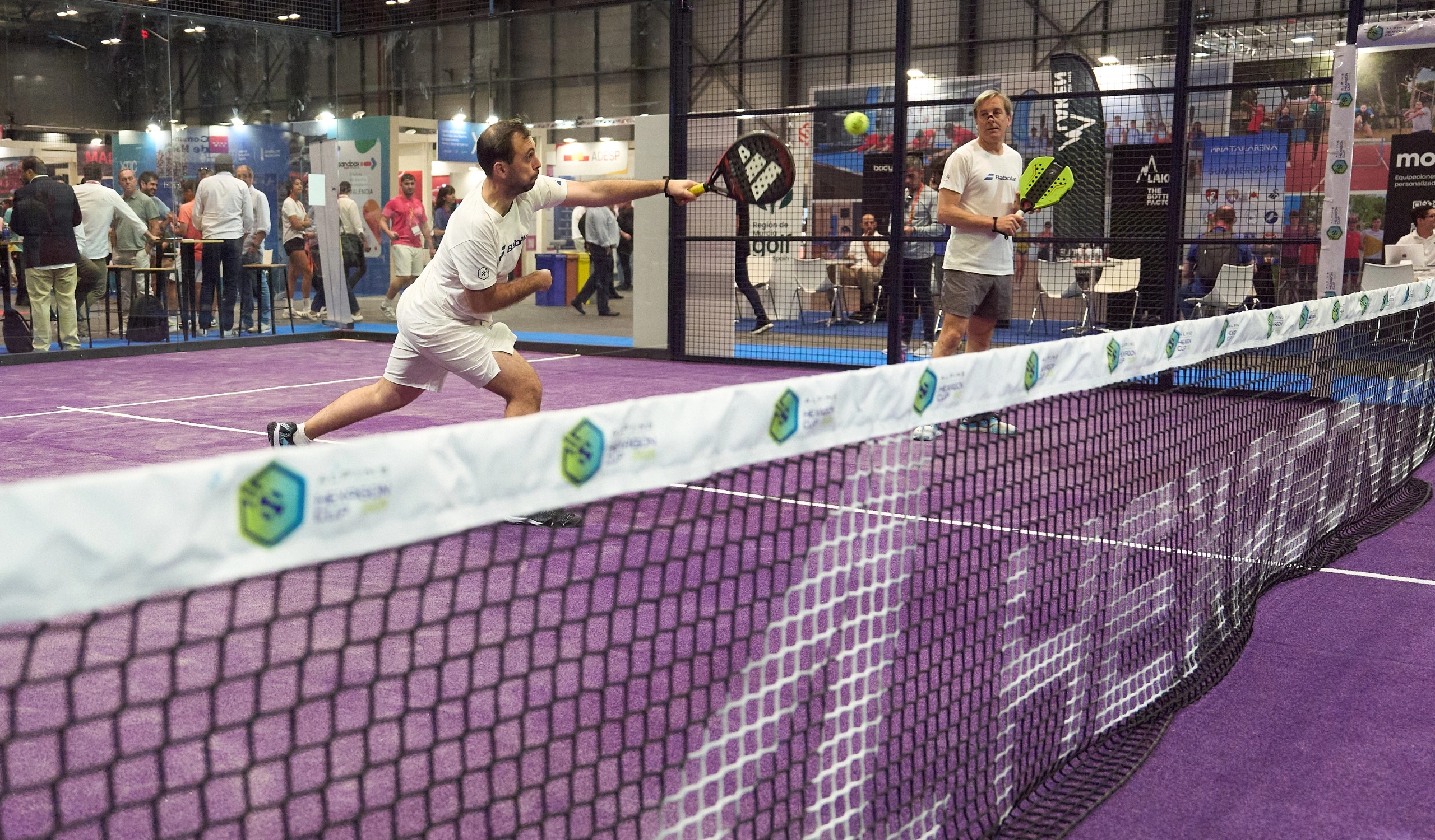 Grupo ponentes posando en photocall en Sports Summit Madrid
