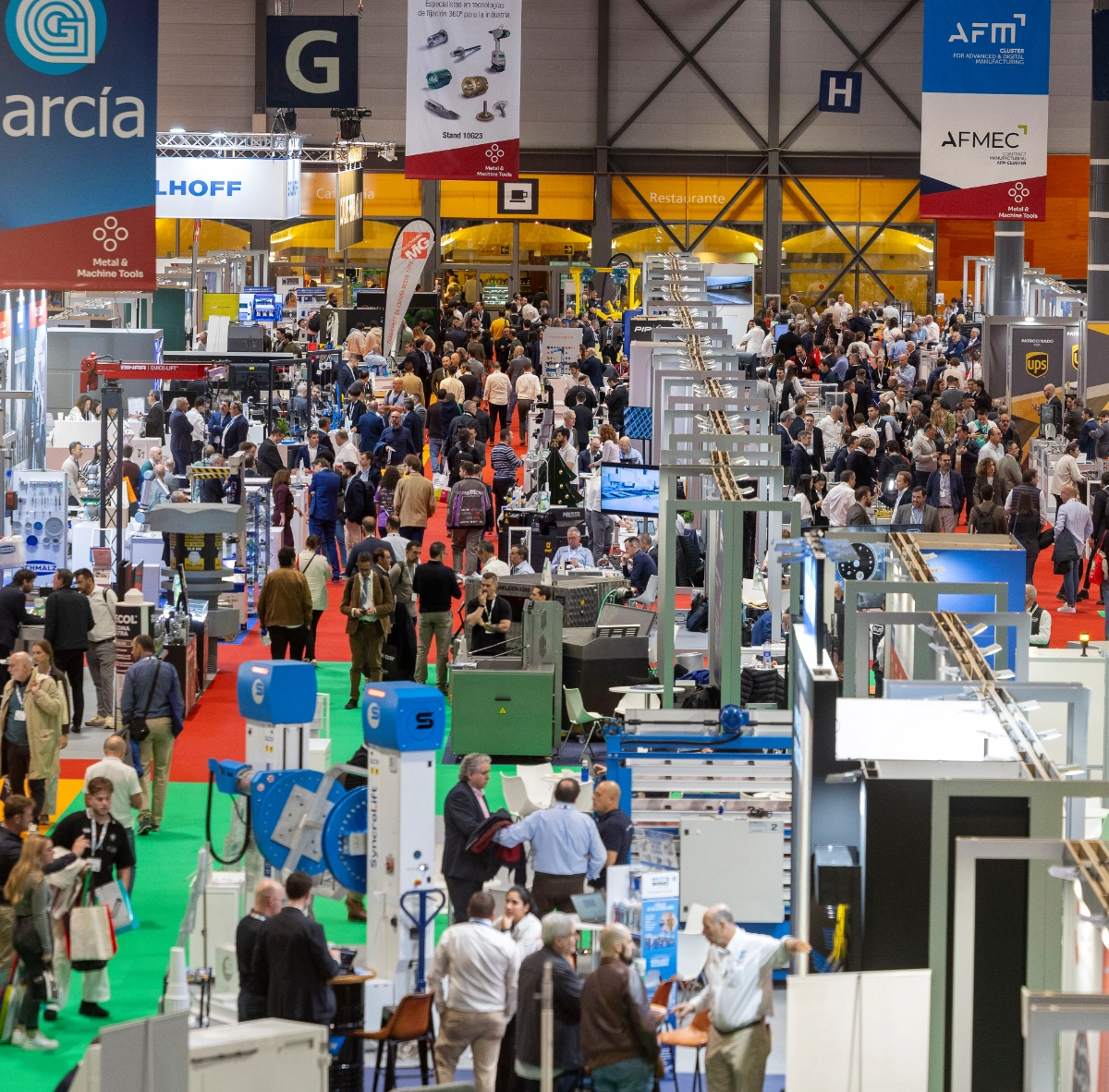 Pabellón con gente en advanced manufacturing