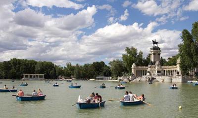 Paseo en barca en el estanque del Retiro