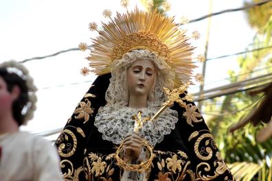 La Virgen en la procesión