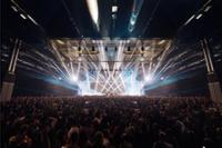 Luces por todo el pabellón durante el concierto de Oro Viejo