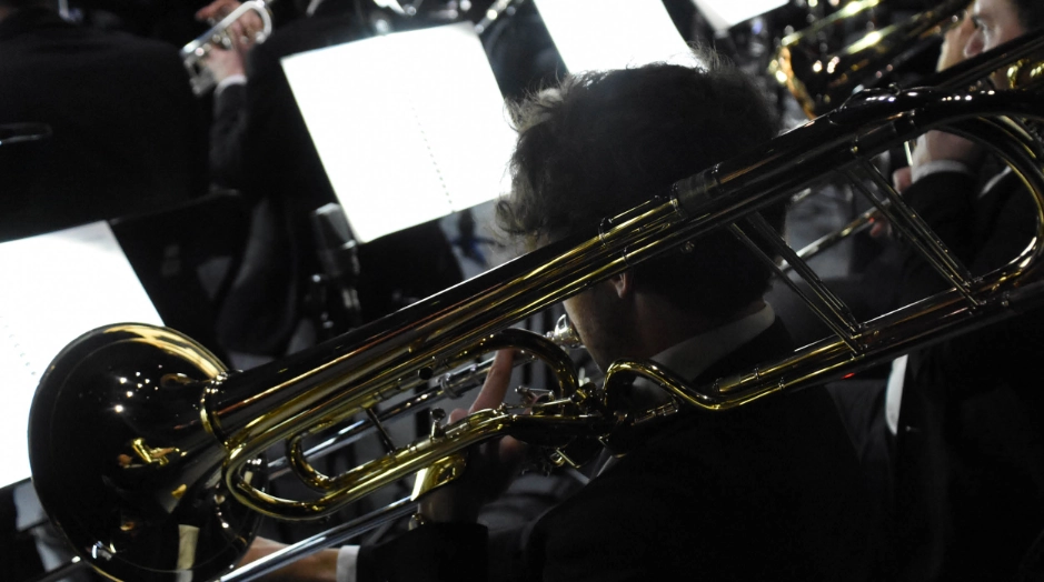 Musicos tocando la musica de One Piece en el evento